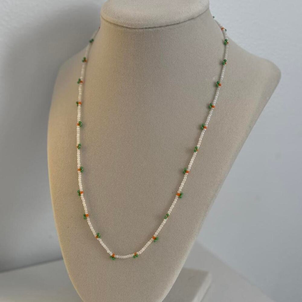 Green White Beaded Necklace Handmade Elegant Minimal Jewelry Unique Gift - Picture 4 of 4